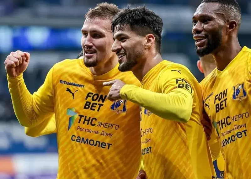 محبی با برچسب ملی آماده گل در روسیه