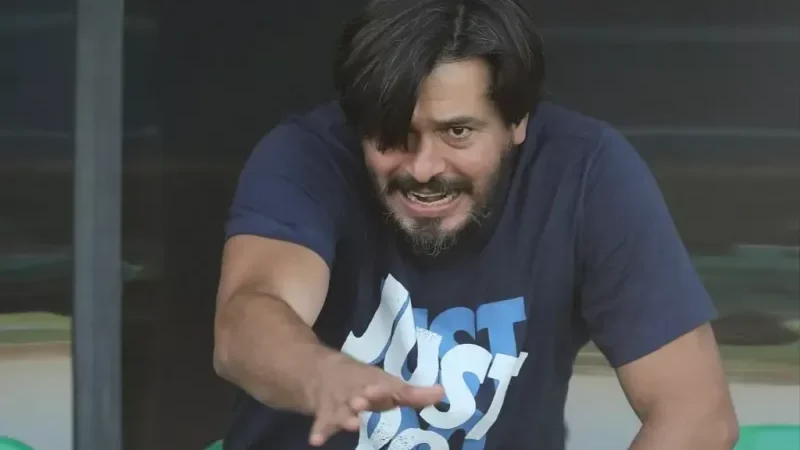 سرمربی جوان لیگ برتر مصدوم شد!(عکس)