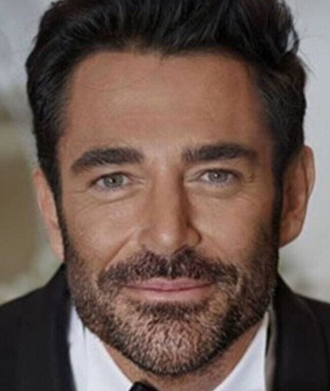 دسته گل های زیبا و لاکچری رُز و تدارکات عاشقانه آیسان بانو برای اولین سالگرد ازدواج با رضا گلزار/ چه کیک قلبی ناز و گوگولی+عکس