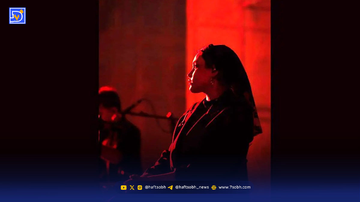 بیوگرافی نگین گودرزی خواننده زن کنسرت علیرضا قربانی