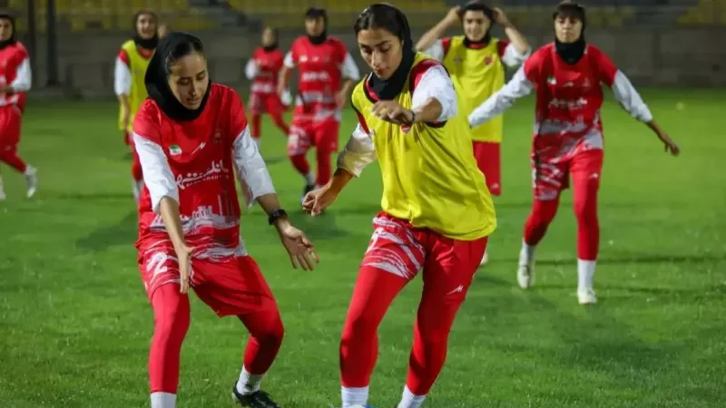 حساس و نفس‌گیر: دوئل جذاب زنانه در فوتبال ایران!