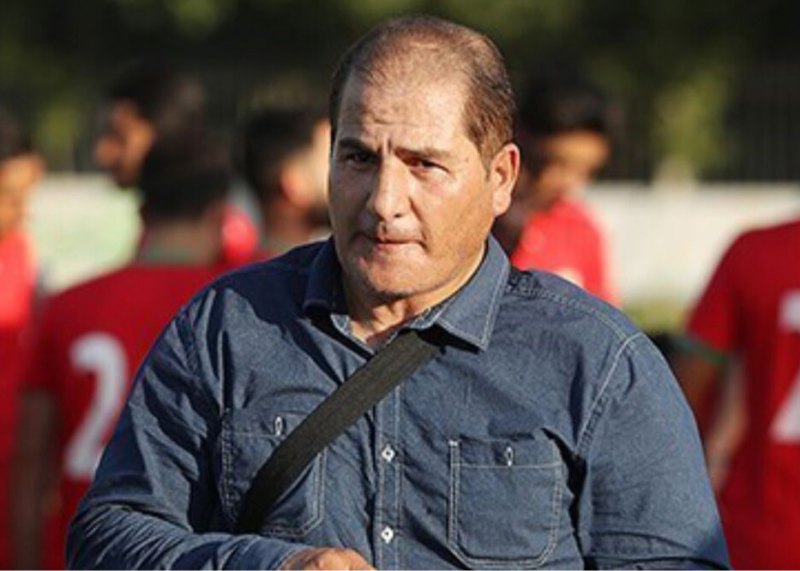 استاد خیره به کیک تولد ۵۹ سالگی (عکس)