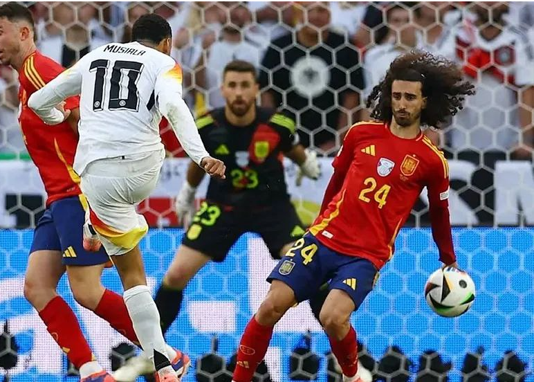 یوفا به خاطر من قوانینش را تغییر داد!