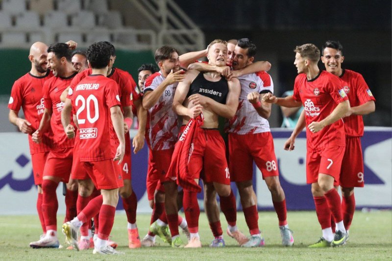 شباب‌الاهلی هوادارانش را برای تراکتور فراخواند