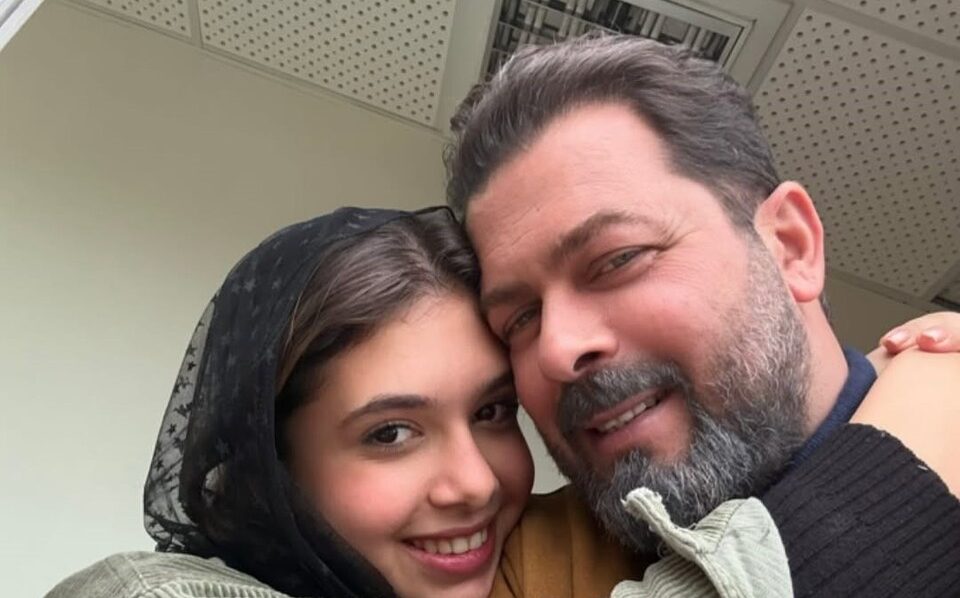 نگاهی به چیدمان منزل شاهانه و مجلل «پژمان بازغی»/ از مبلمان مدرن و فرش اصیل ایرانی تا صندلی کلاسیک و پرده‌های اعیانی/ چقدر نزدیک سلیقه شما بود؟