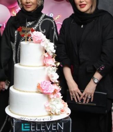 جشن تولد باشکوه و لاکچری 54 سالگی شراره رخام با حضور مهمانان ویژه:حسام نواب صفوی، مازیار لرستانی، سارا منجزی پور، نفیسه روشن در منطقه الهیه تهران