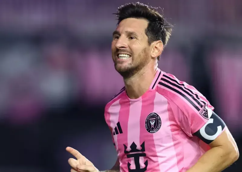 مسی را دیدم و به او گفتم متاسفم!