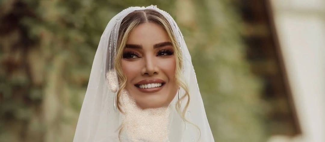 اولین عکس‌ خانوادگی متین ستوده پس از ازدواج با کامران تفتی منتشر شد/  پدر، کارمند بازنشسته صدا و سیما و مادر،معلم