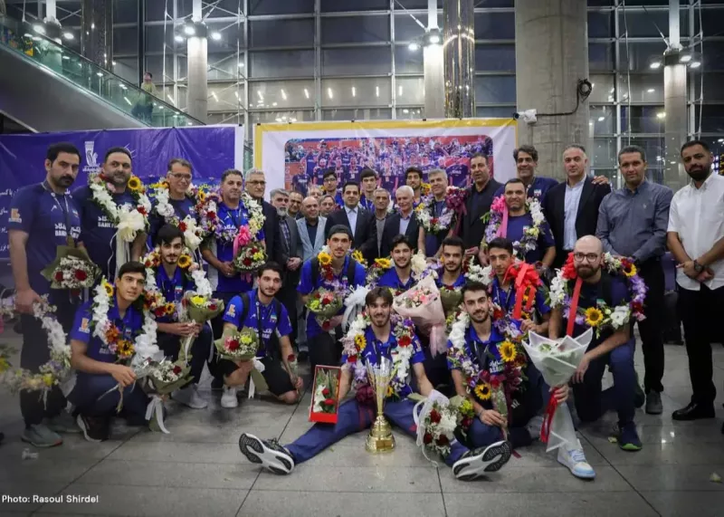 قهرمانان جهان به ایران برگشتند