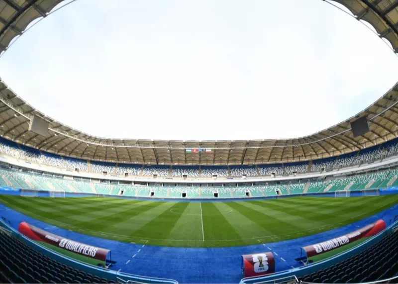 زمین چمن بنیادکار بدتر از قلعه‌حسن‌خان! (عکس)