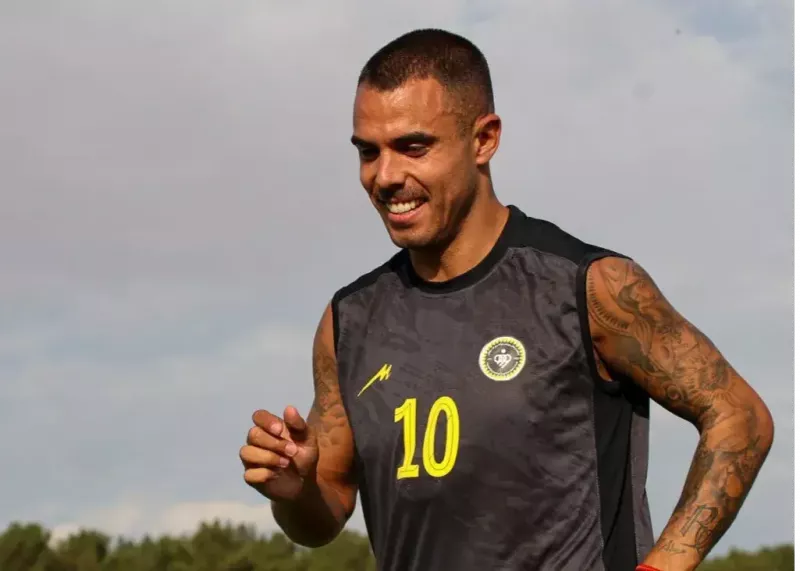 نامه نگاری سازمان لیگ با سپاهان با موضوع آلوز