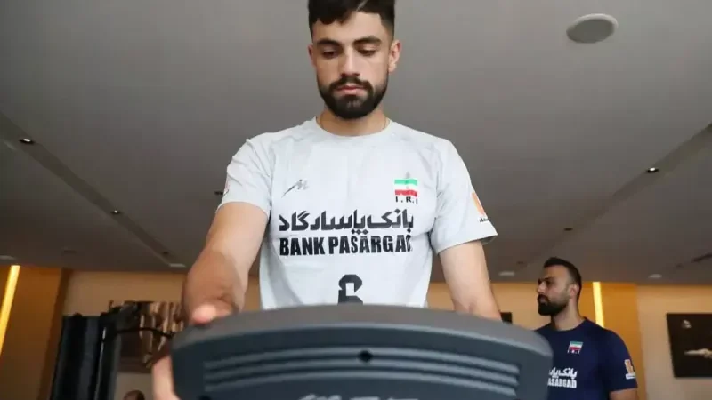 به همه حریفان مثل آمریکا و لهستان نگاه می‌کنیم