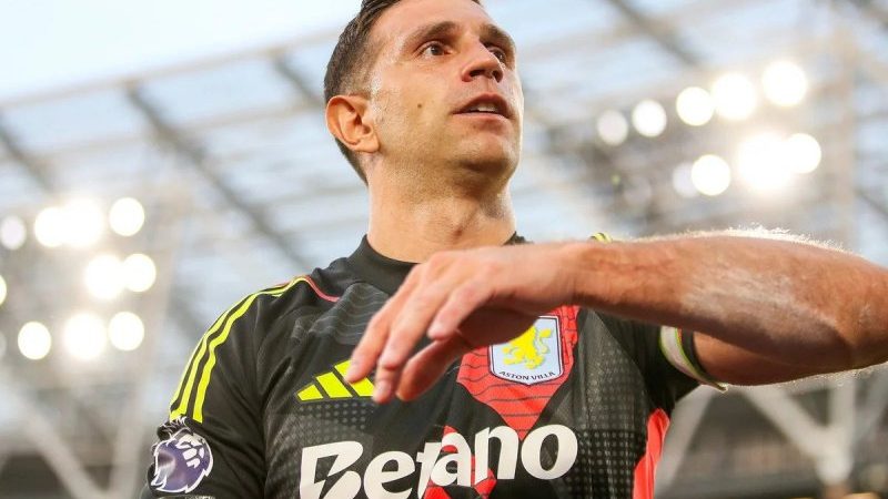 قهرمان جهان تمام روز منتظر یونایتد بود