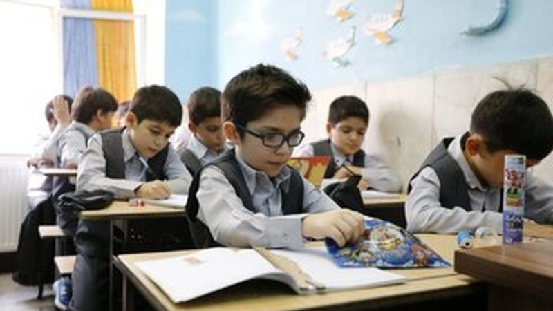 برخورد آموزش و پرورش با دو مدرسه غیرانتفاعی به دلیل تبلیغات با پوشش نامناسب