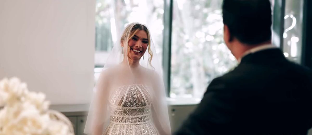 سفر در زمان| «متین ستوده» در یک سالگی و در آغوش مادربزرگ اش؛ سال ۶۵