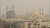 آلودگی هوا و گردوغبار شدید در غم / مدارس و ادارات استان تعطیلی می‌شود؟