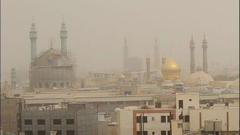 آلودگی هوا و گردوغبار شدید در غم / مدارس و ادارات استان تعطیلی می‌شود؟