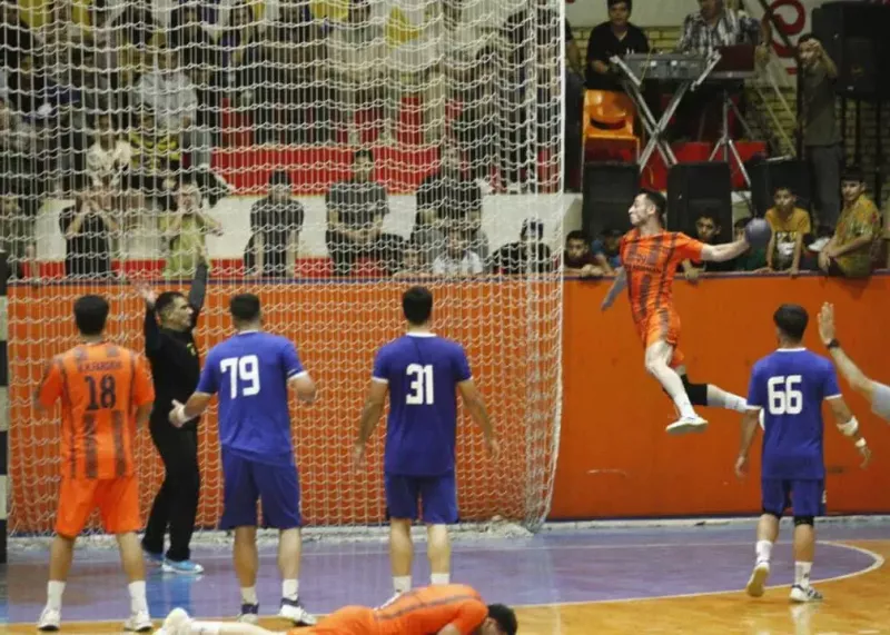 لیگ هندبال: استقلال برد، سپاهان صدرنشین شد