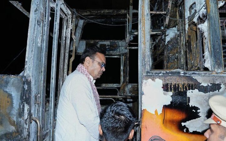 آتش‌سوزی اتوبوس در هند ۲۰ کشته برجای گذاشت