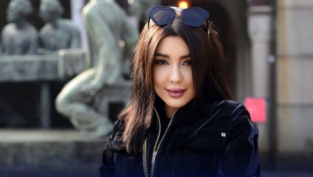 بیوگرافی نیلی افشار مدل، بلاگر و خواننده + حواشی ازدواج دروغین