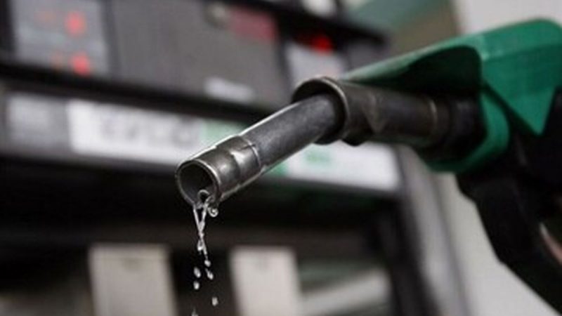 ادعای نماینده مجلس در مورد سه نرخی شدن قیمت بنزین؛ ۱۵۰۰، ۳۰۰۰ و ۵۰۰۰ تومان