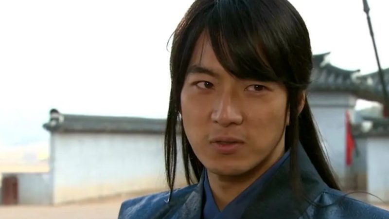 تصویری شوکه کننده از تغییر چهره سونگ ایل گوک بازیگر «جومونگ» در ۵۴ سالگی!