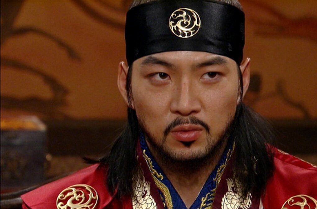 رونمایی از همسر واقعی و بانفوذ جومونگ/ خانومش تو کره قاضی دادگستریه+عکس