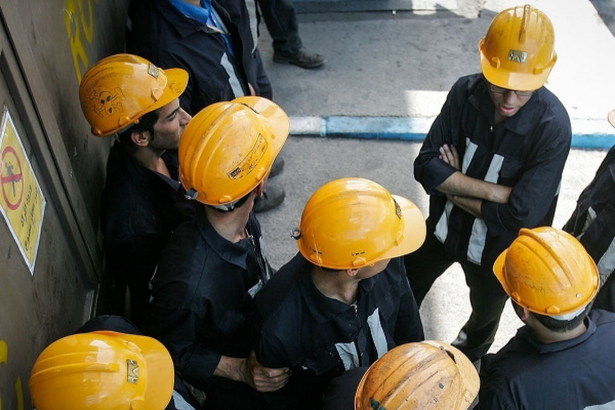 حداقل حقوق کارگر ایرانی به دلار چقدر می‌شود + اینفوگرافی