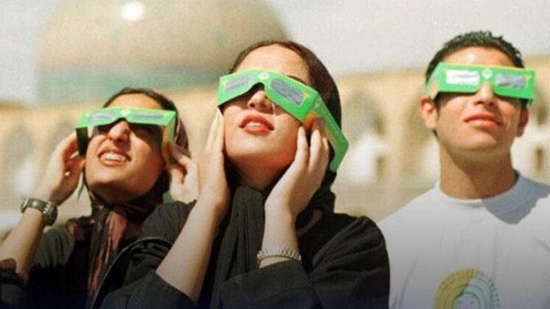 قاب تاریخ| اختر گلابی نوازنده ویولن، ‌کله‌پاچه خوردن انگلیسی‌ها، ‌خورشید گرفتگی در اصفهان‌