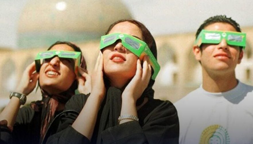 قاب تاریخ| اختر گلابی نوازنده ویولن، ‌کله‌پاچه خوردن انگلیسی‌ها، ‌خورشید گرفتگی در اصفهان‌