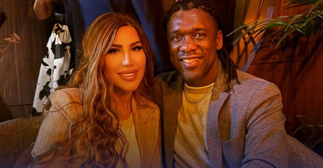 قاب دیروز| عکس‌های صوفیا مکرمتی، حاج رضا عنایتی با لباس احرام در کعبه، عکس خاص رامین رضاییان و روزبه چشمی با جام قهرمانی در هواپیما