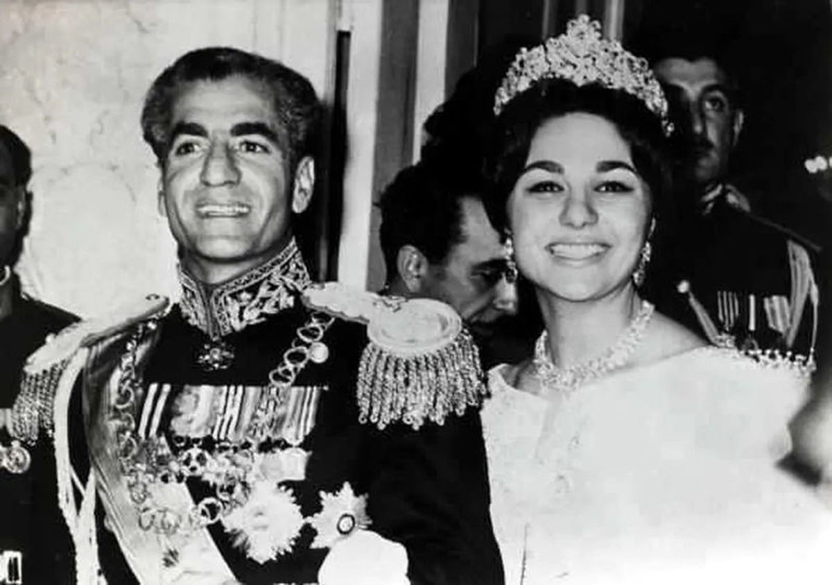 قاب تاریخ | فرح دیبا دل معشوقه اش را شکست تا با شاه پهلوی ازدواج کند