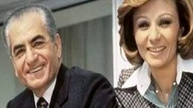 عکس سفر در زمان /  گریه های محمدرضا پهلوی بعد از دیدن اولین نوزادش و عکسبرداری از فرح دیبا /  سال 1330