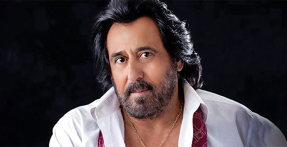 قاب تاریخ | ژست دوستانه «ابی و شهرام شب پره» در دهه 50