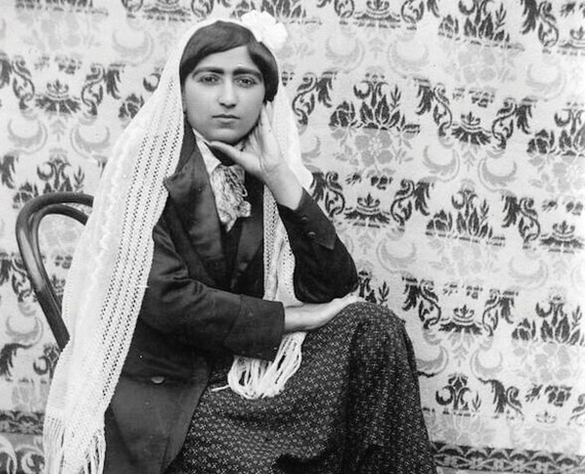 قاب تاریخ| از عکس دو نفره آیت‌الله آل هاشم و شهریار تا ادامه قصه «خانوم»