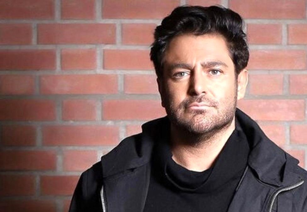 عکس/ میز رنگارنگ محمدرضا گلزار و دوستانش در یک رستوران باکلاس و لاکچری/ پُز نیست سبک زندگیشه