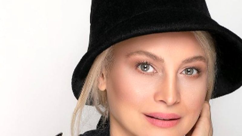 فیلم / مریم کاویانی : کیانوش عیاری انگشتش رو کرد داخل چایی و داد به من بخورمش که …