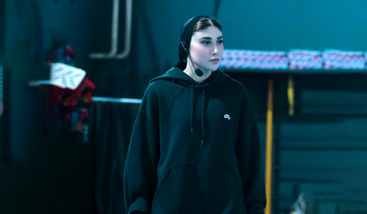 قاب امروز| عکس‌های جدید مبینا، ‌آزاده صمدی در اکران مردمی فیلم عزیز