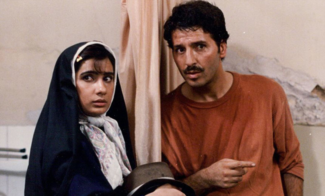 قاب تاریخ|‌ ‌شور و نشاط دختران دانشجو در یک روز برفی