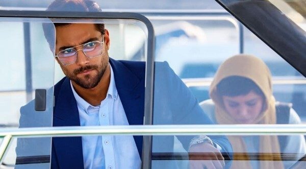 سکانس جذاب و عاشقانه خواستگاری امیر مقاره از شادی مختاری در کیش/ وقتی پسر پولدار عاشق دختر خبرنگار شد+ویدیو