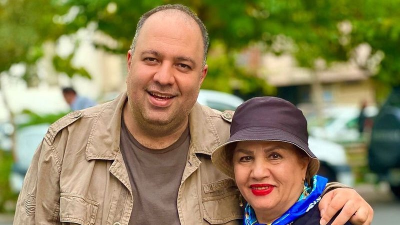 علی اوجی و این همه سختی و غم در زندگی: همزمان با فوت پدرم، مادرم به سرطان مبتلا شد، خودم موهاشو با موزر زدم؛ وسط این مشکلات برادرم هم توی دریا غرق شد و 4 ماه زیر آب دنبالش میگشتم!