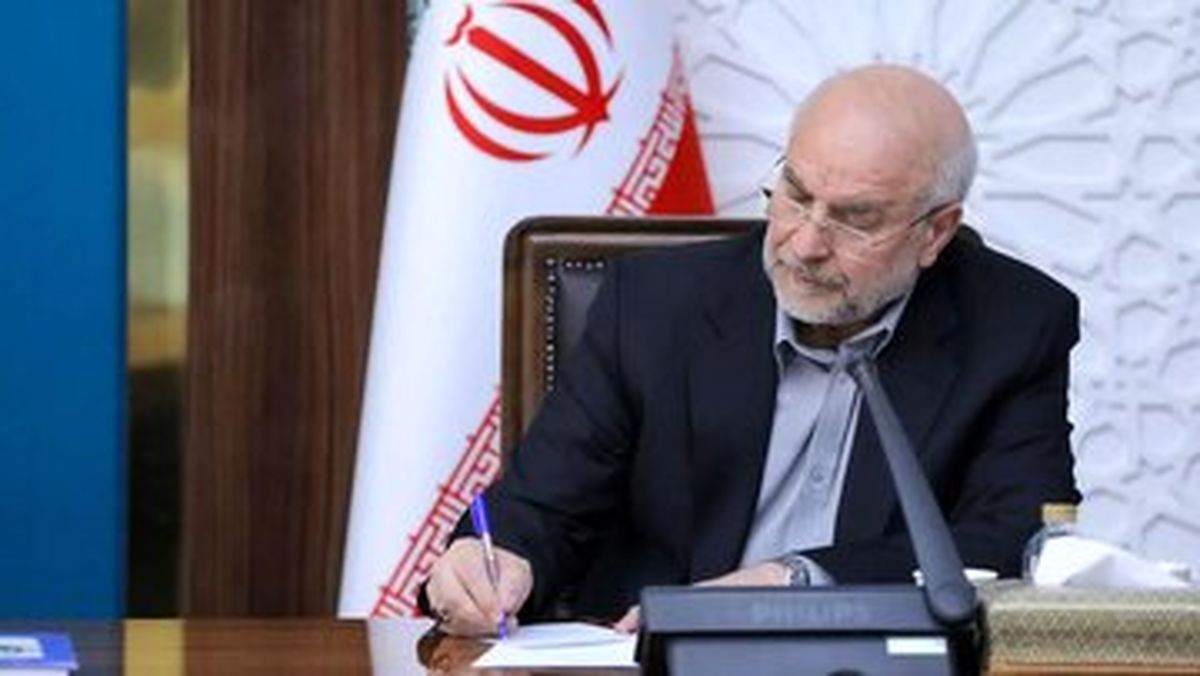 انتقاد از قالیباف به‌خاطر مطرح کردن گرانی بنزین