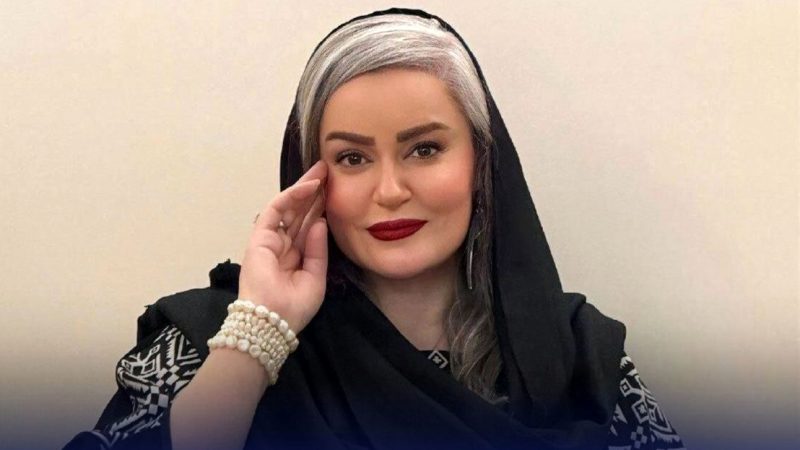 تصویر زیر خاکی از نعیمه نظام دوست در دهه ۷۰ / زمانی که چادر سر می کرد