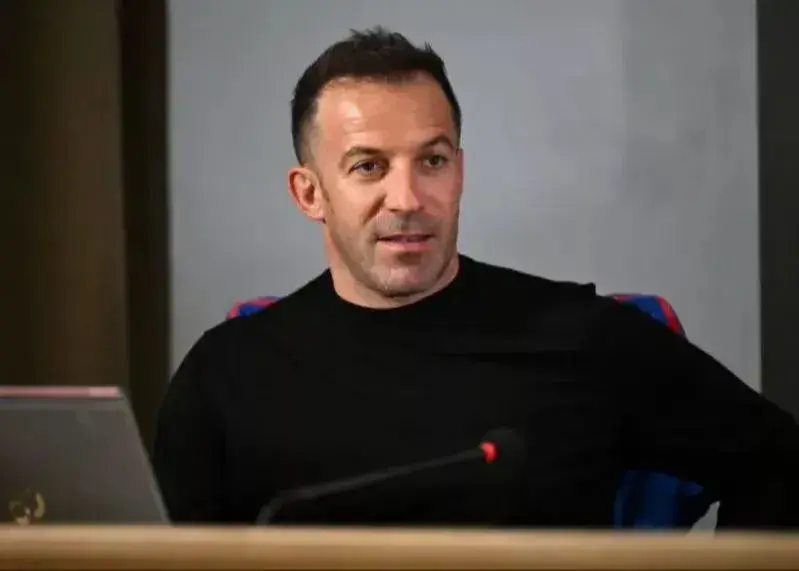 اشتباه دل‌پیه‌رو کیت های جام جهانی را لو داد !