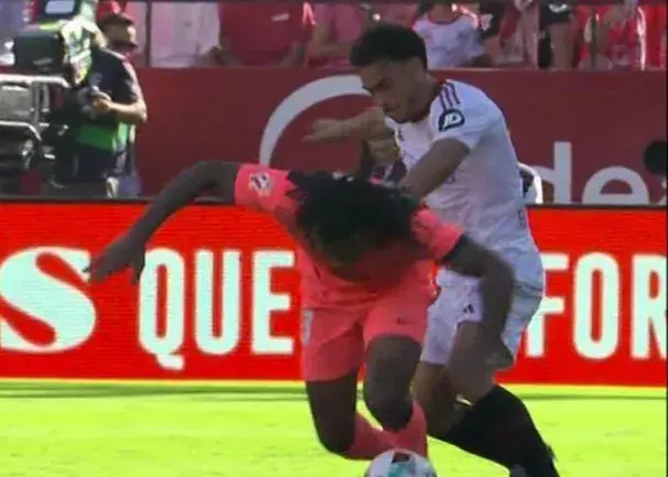 خشم بارسا علیه داور: کنده را زدند، گل دوم مردود است