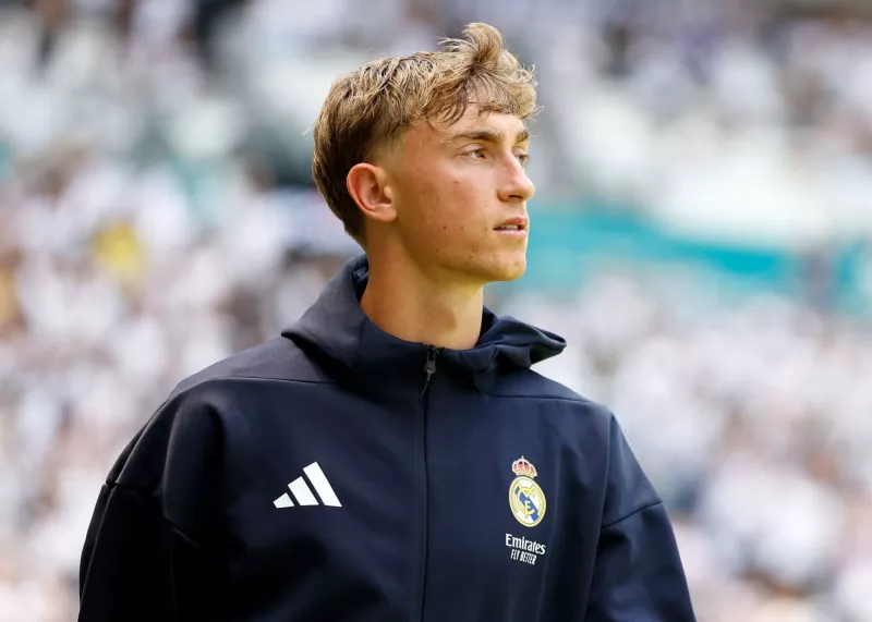 مدت زمان دوری هویسن از میادین اعلام شد