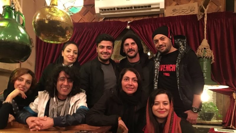 دورهمی بازیگران ایرانی در رستوران سنتی قزوین/ سهند جاهدی بازیگر سریال بچه مهندس در کنار مهراوه شریفی نیا، نیلوفر خوش خلق، امین حیایی و…