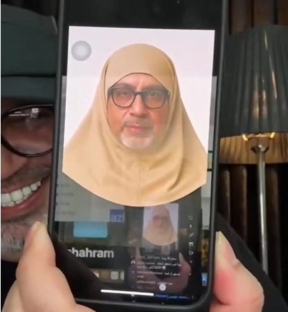 آموزش‌های رضا رشیدپور درباره هوش مصنوعی به جاهای باریک کشیده شد؛ تبدیل عکس معمولی به عکس پرسنلی 4*3 که به خاطر نبود عکس خانم روی خودش امتحان کرد🤣 +ویدیو