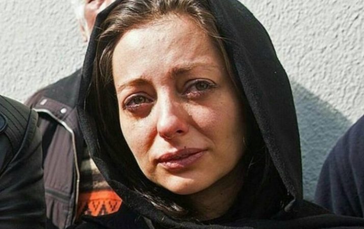 نفیسه روشن:پیشنهاد غیراخلاقی را با چشم خودم دیدم…کارگردان سرشناسی به من گفت: اگر 23 میلیارد بیاوری، می‌برمت جشنواره کن! مانده بودم با اجاره‌خانه‌ام چه کنم، چه برسد به 23 میلیارد!