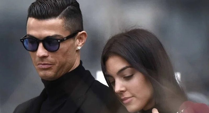 عزای رونالدو در سوگ فرزندش: با نهایت اندوه، مرگ فرزندمان را اعلام می کنیم؛ ما ویران شدیم، تو فرشته ما بودی، تو را برای همیشه دوست خواهیم داشت